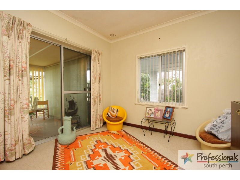 113 Manning Road, Manning WA 6152