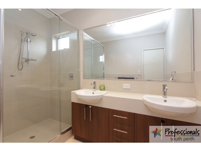 1/80 Hobbs Avenue, Como WA 6152