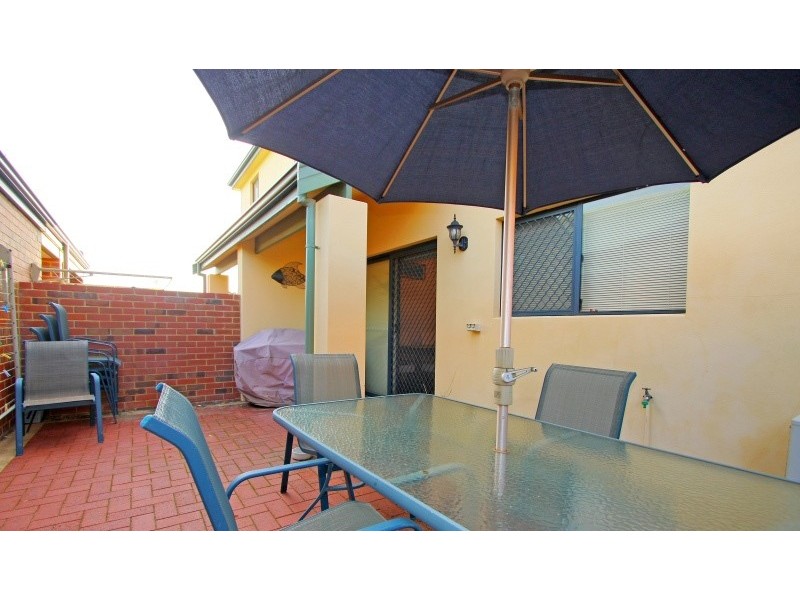 2/155 Marmion Street, Fremantle WA 6160