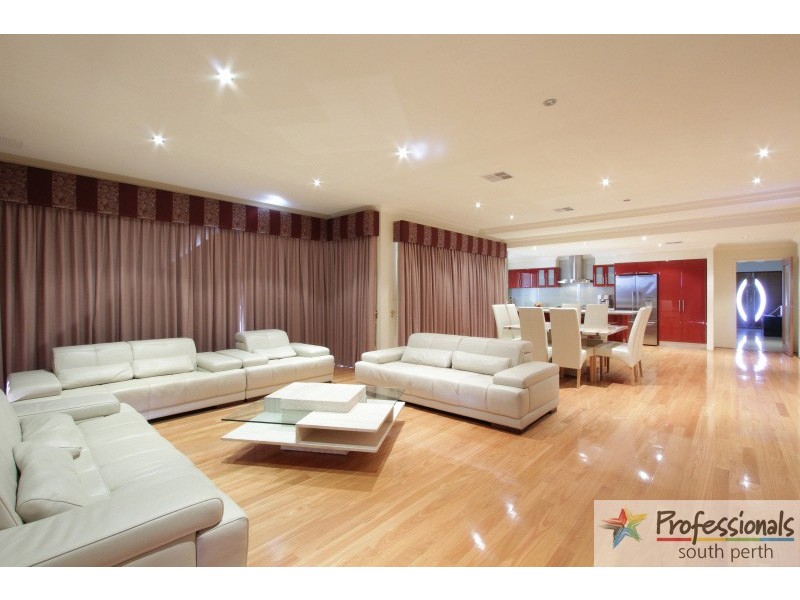 7 Dechaineux Parkway, Dianella WA 6059