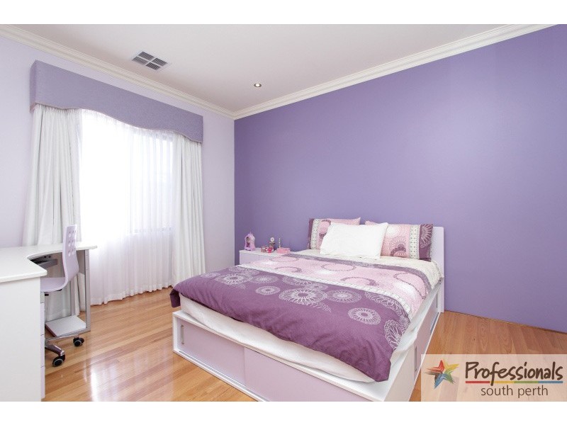 7 Dechaineux Parkway, Dianella WA 6059