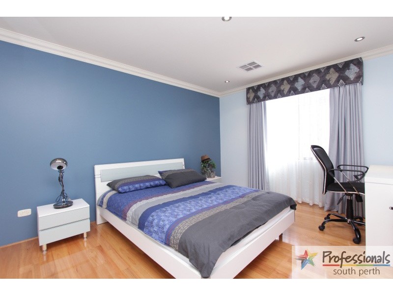 7 Dechaineux Parkway, Dianella WA 6059