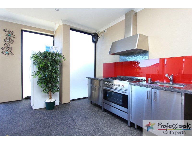 7 Dechaineux Parkway, Dianella WA 6059