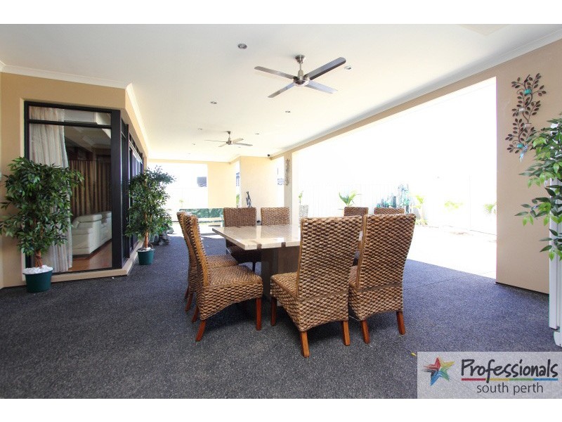 7 Dechaineux Parkway, Dianella WA 6059