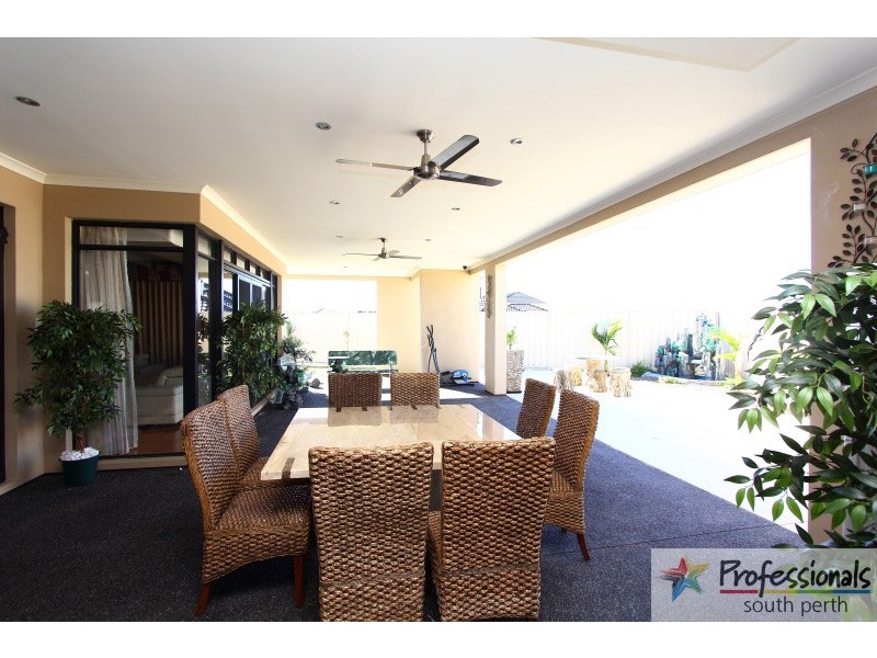 7 Dechaineux Parkway, Dianella WA 6059