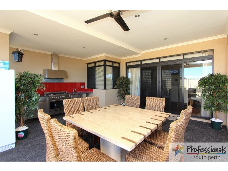 7 Dechaineux Parkway, Dianella WA 6059