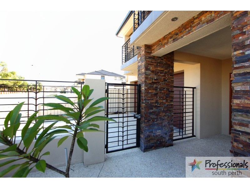 7 Dechaineux Parkway, Dianella WA 6059