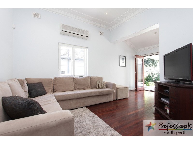 172 Douglas Avenue, Kensington WA 6151