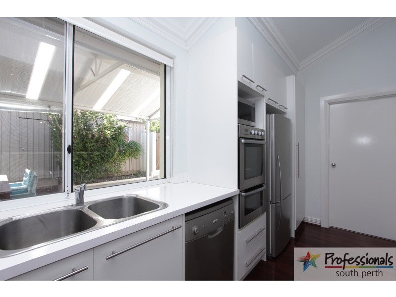 172 Douglas Avenue, Kensington WA 6151