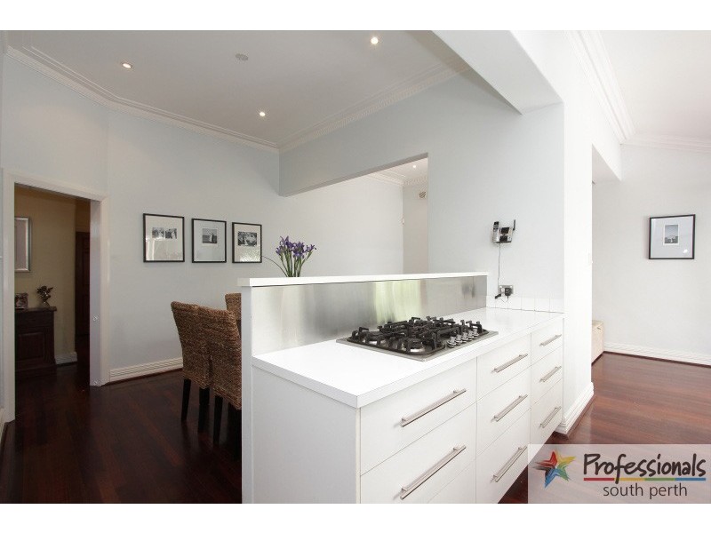 172 Douglas Avenue, Kensington WA 6151