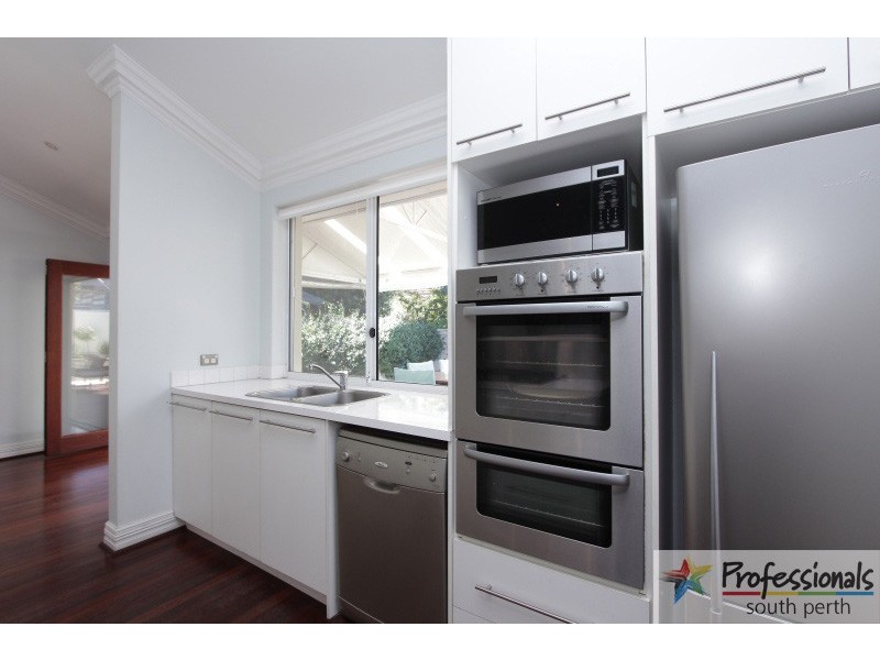 172 Douglas Avenue, Kensington WA 6151