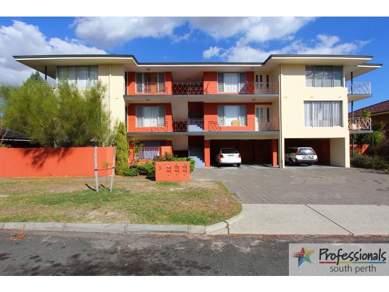 3/5 Cassey Street, Como WA 6152