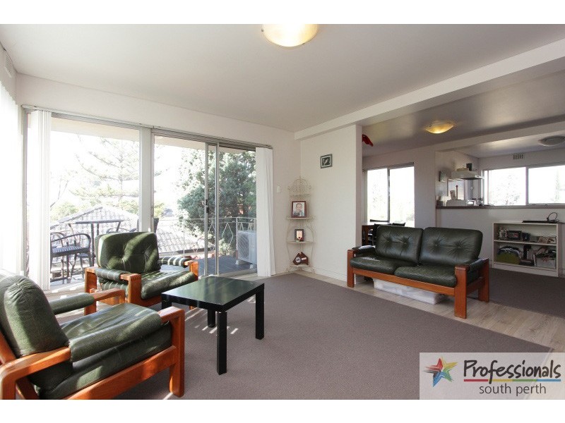 3/5 Cassey Street, Como WA 6152