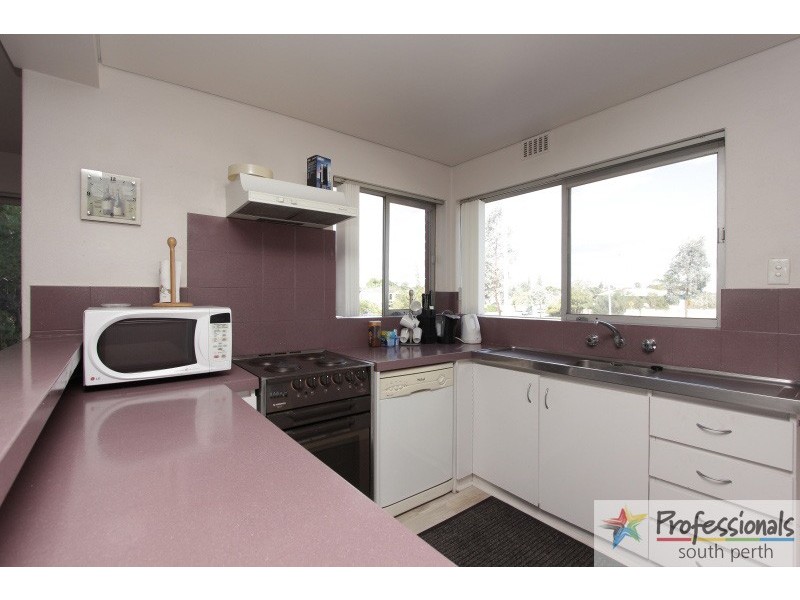 3/5 Cassey Street, Como WA 6152