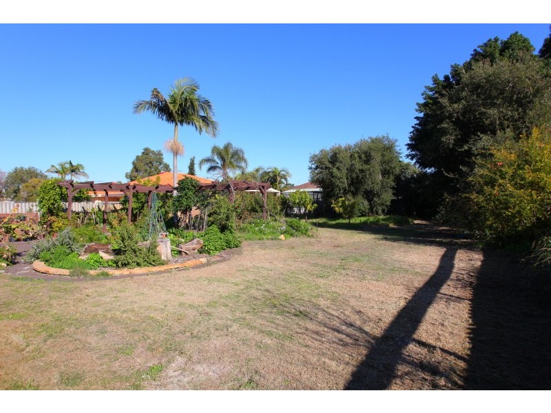 25 Rosmead Avenue, Beechboro WA 6063