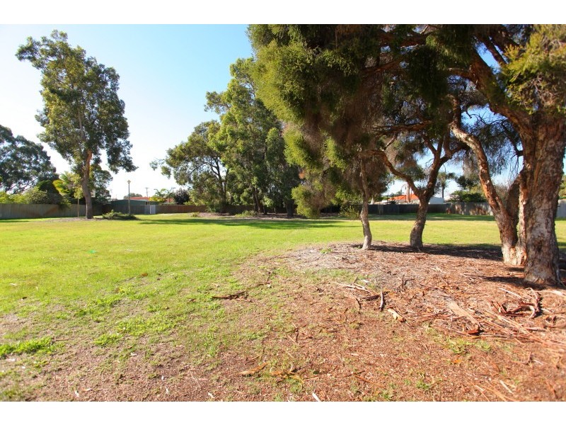 25 Rosmead Avenue, Beechboro WA 6063