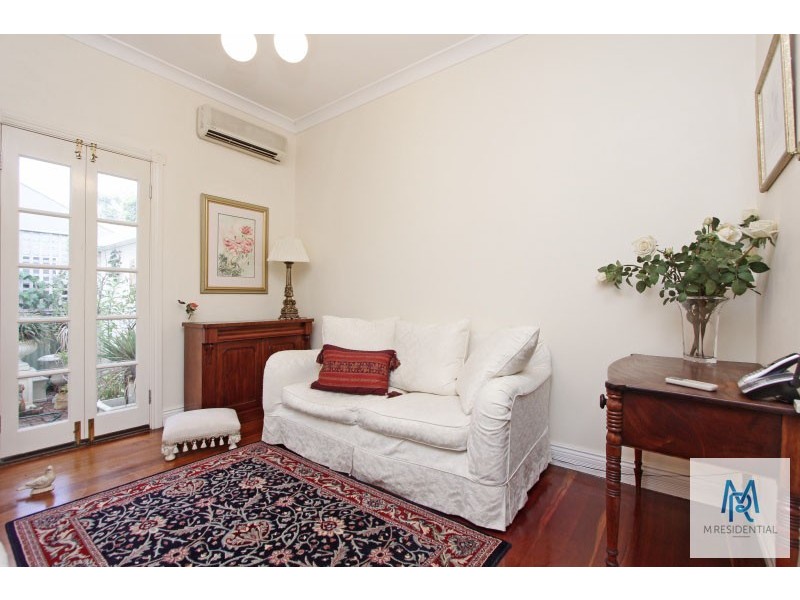 2 Warrego Street, Kensington WA 6151