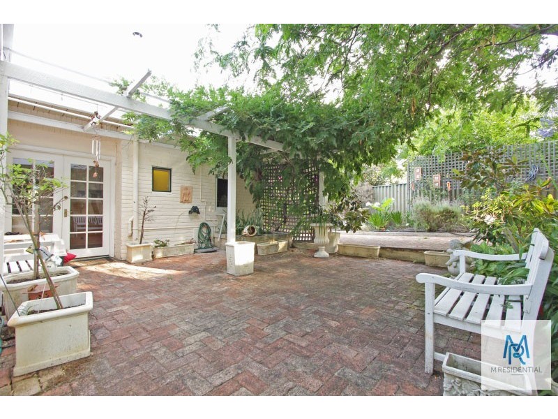 2 Warrego Street, Kensington WA 6151