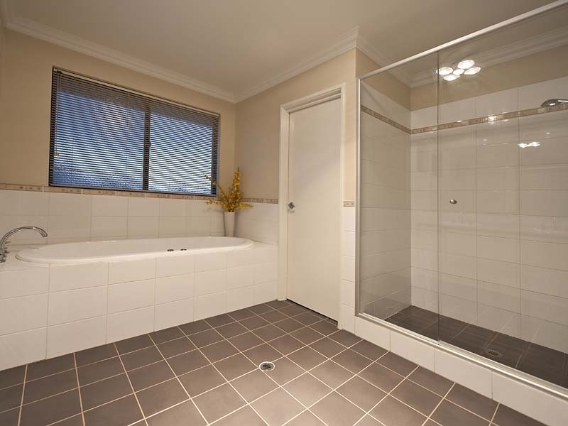 2/66 Thelma Street, Como WA 6152