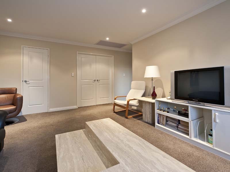 2/66 Thelma Street, Como WA 6152