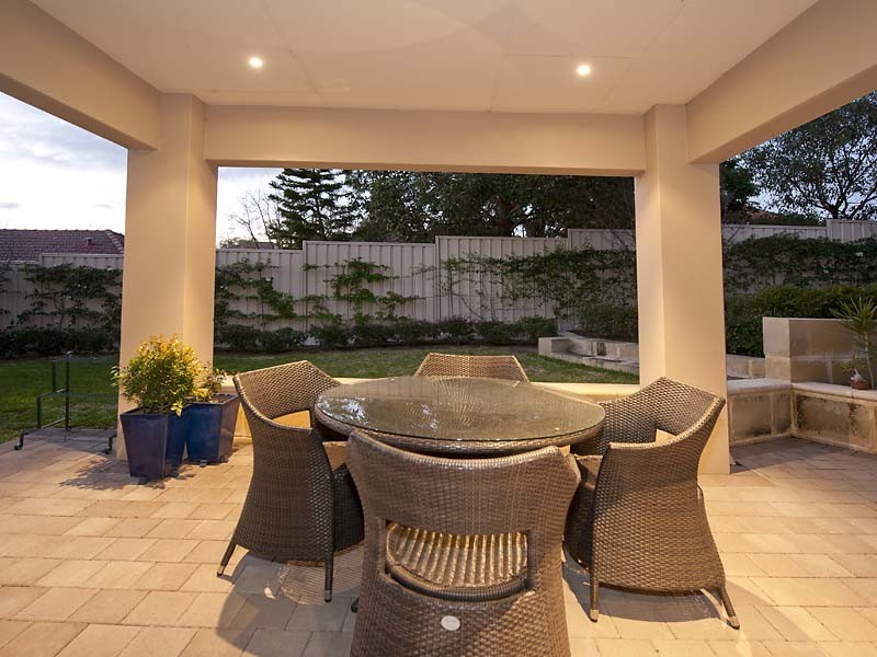 2/66 Thelma Street, Como WA 6152