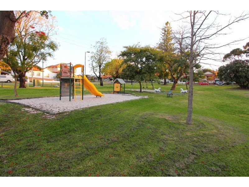 8/115  Mackie Street, Victoria Park WA 6100