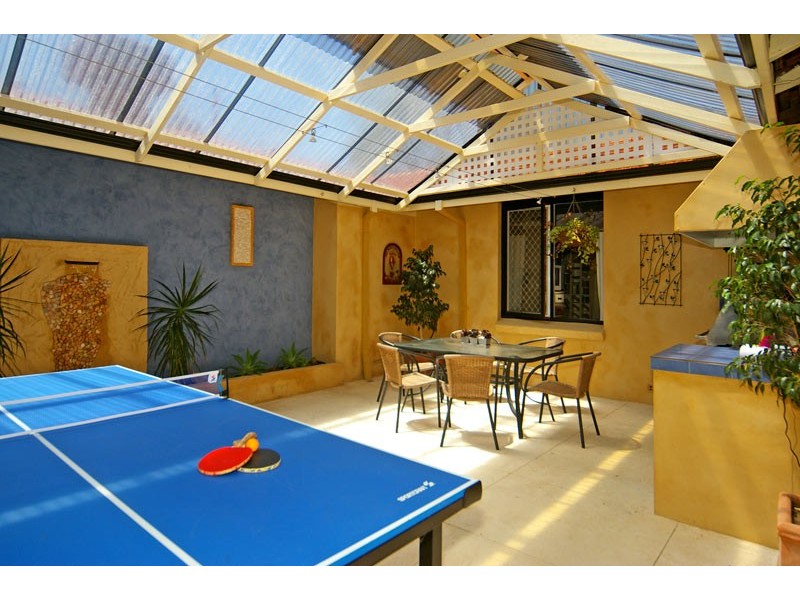 10B Redmond Street, Salter Point WA 6152