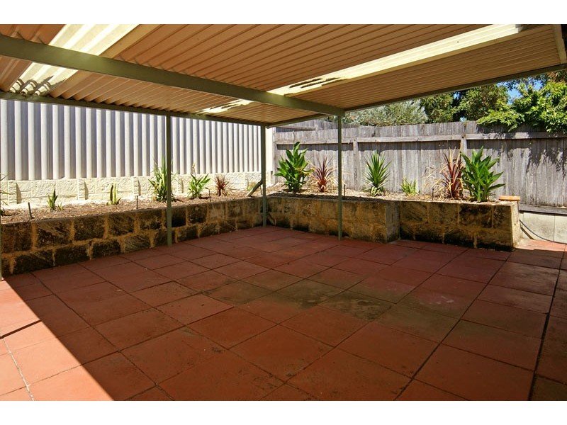 10B Redmond Street, Salter Point WA 6152