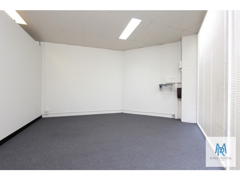 2/13-17 Sorbonne Crescent, Canning Vale WA 6155