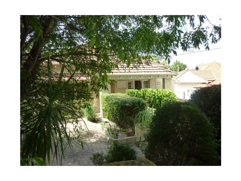 27 Fourth Avenue, Kensington WA 6151