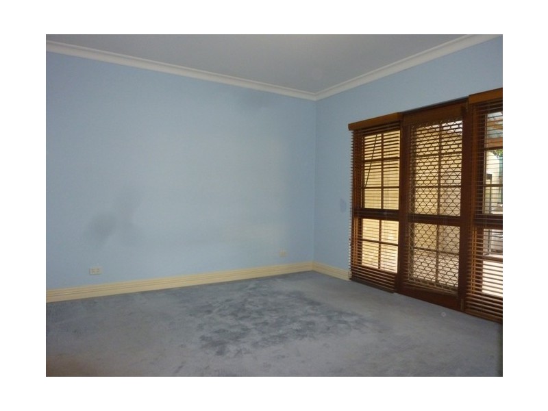 27 Fourth Avenue, Kensington WA 6151