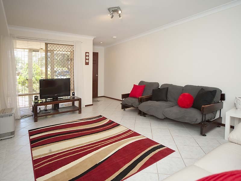 1/5 Crawshaw Crescent, Manning WA 6152