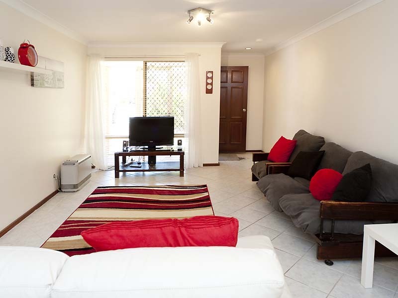 1/5 Crawshaw Crescent, Manning WA 6152