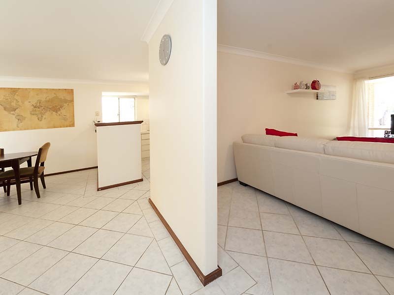 1/5 Crawshaw Crescent, Manning WA 6152