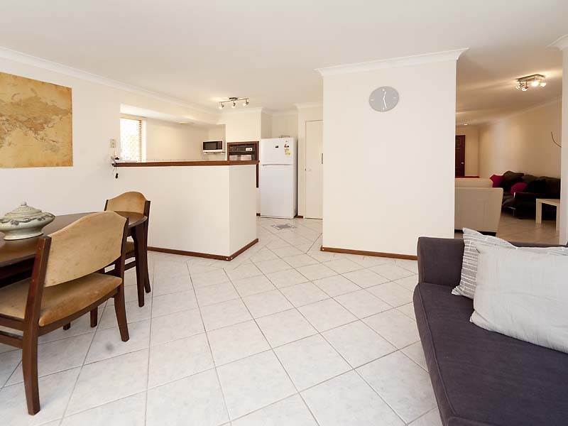 1/5 Crawshaw Crescent, Manning WA 6152