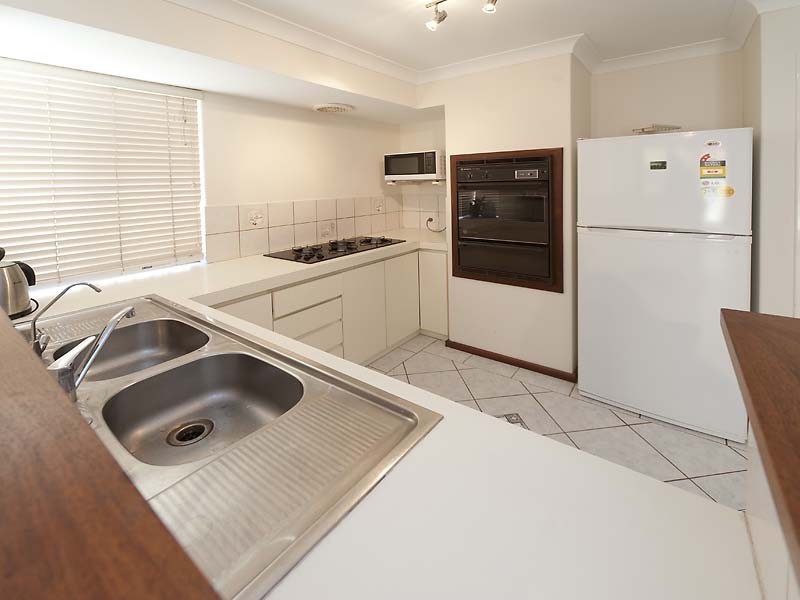 1/5 Crawshaw Crescent, Manning WA 6152