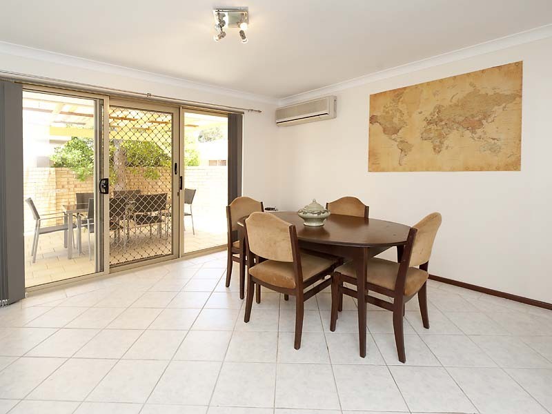 1/5 Crawshaw Crescent, Manning WA 6152