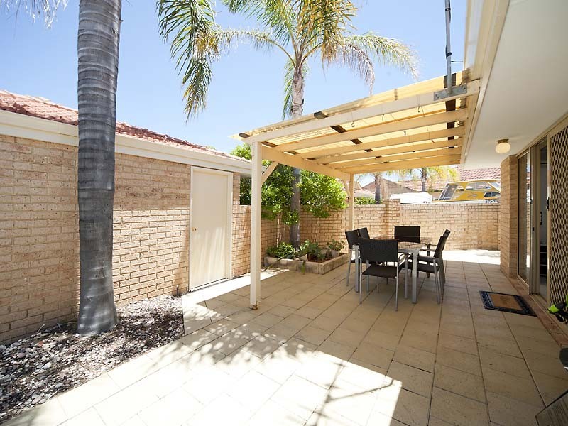 1/5 Crawshaw Crescent, Manning WA 6152