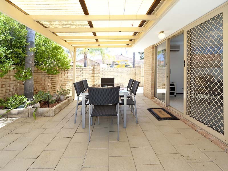 1/5 Crawshaw Crescent, Manning WA 6152