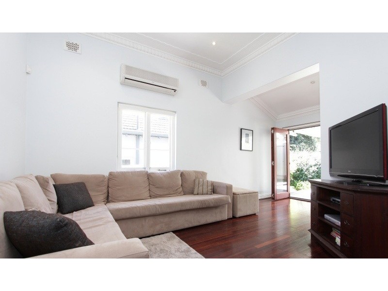 172 Douglas Avenue, Kensington WA 6151