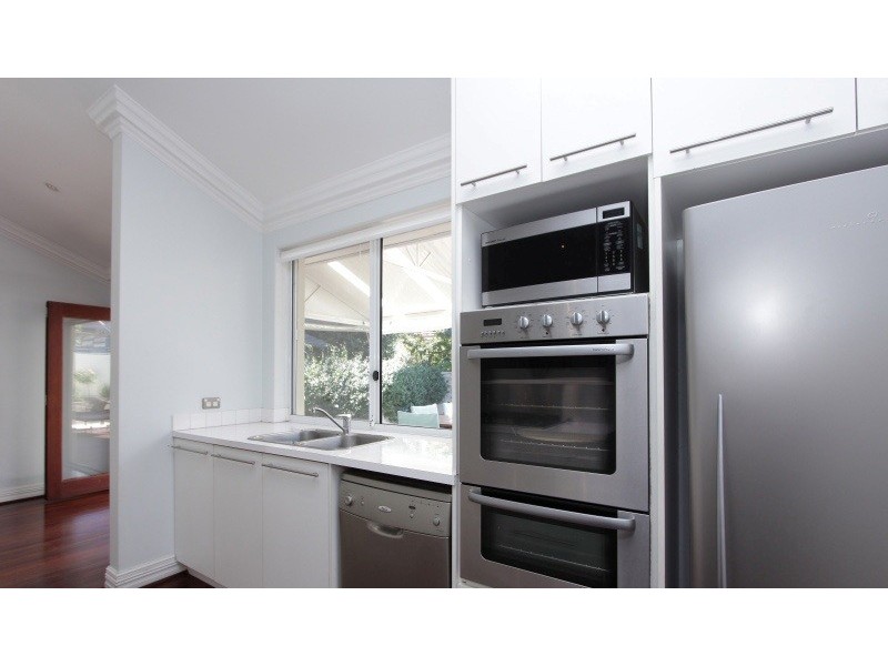 172 Douglas Avenue, Kensington WA 6151