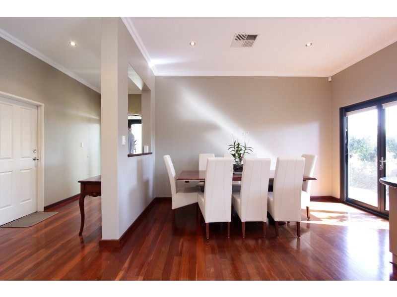 2 Barang Circuit, Karawara WA 6152