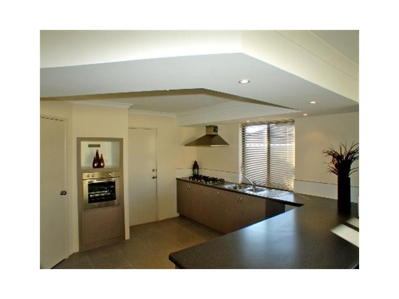 1 Adela Bend, Lakelands WA 6180