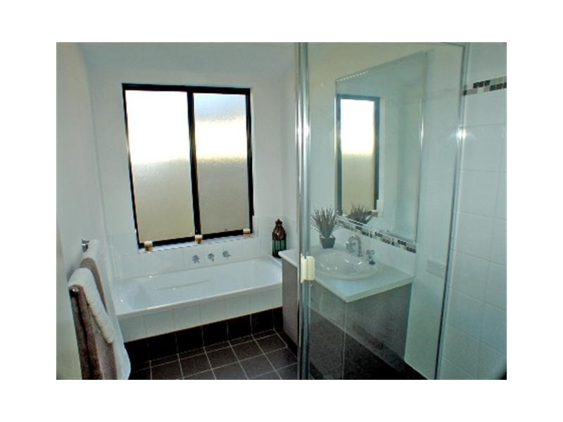 1 Adela Bend, Lakelands WA 6180