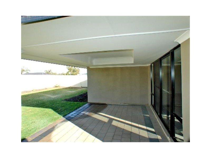 1 Adela Bend, Lakelands WA 6180