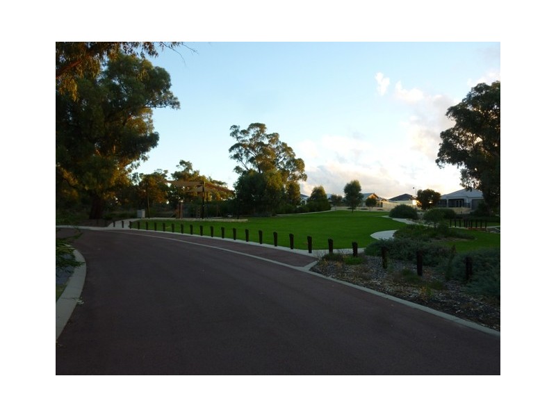 1 Adela Bend, Lakelands WA 6180