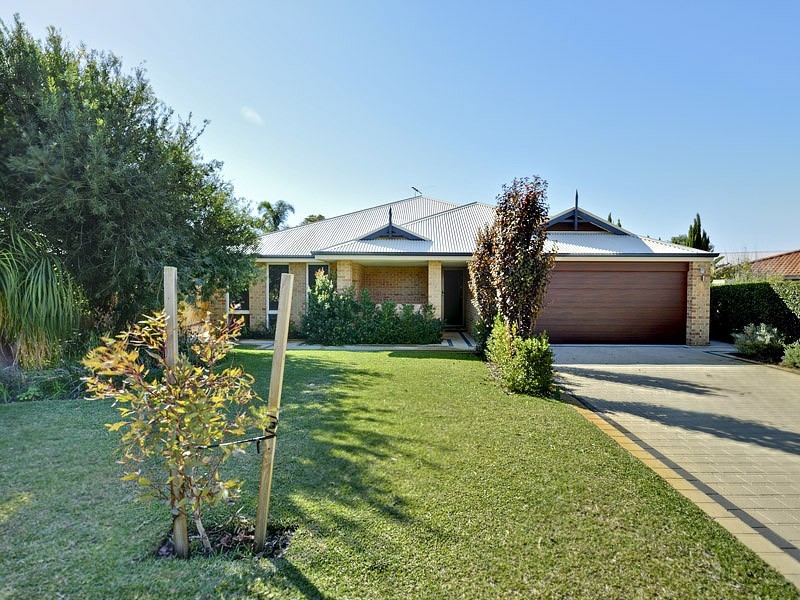 64 Bradshaw Crescent, Manning WA 6152