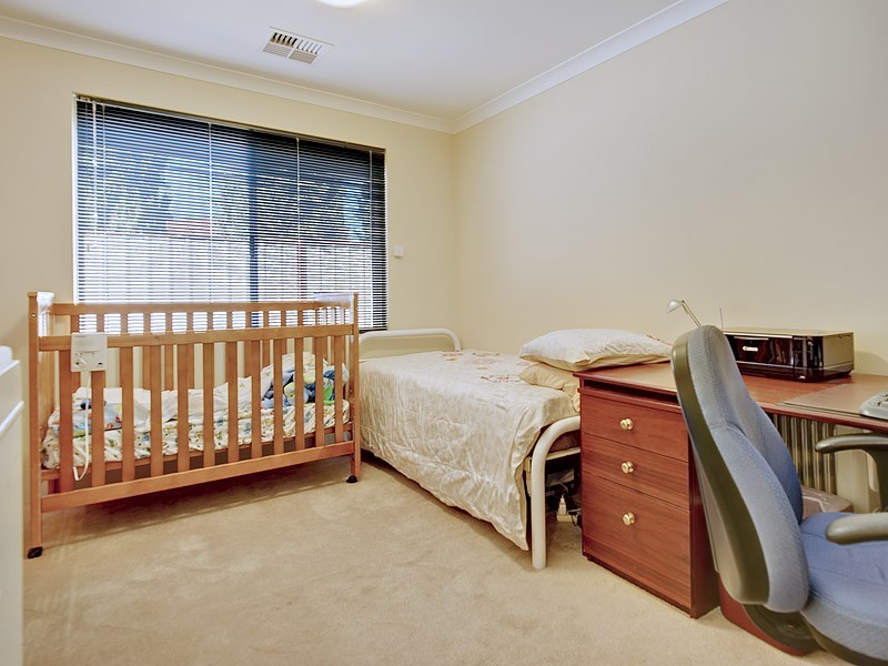 64 Bradshaw Crescent, Manning WA 6152