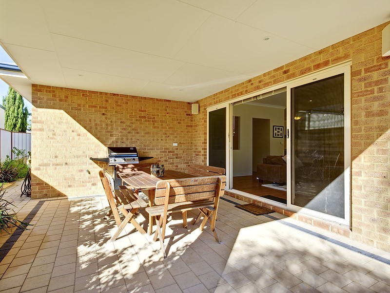 64 Bradshaw Crescent, Manning WA 6152
