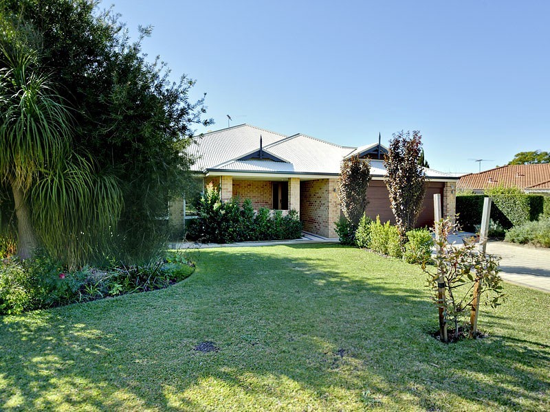 64 Bradshaw Crescent, Manning WA 6152